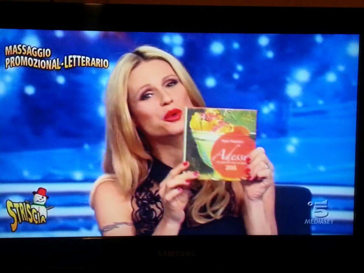 Clamoroso: la Hunzicher a Striscia presenta il nostro libro ADESSO, 365 giorni da vivere con gusto.