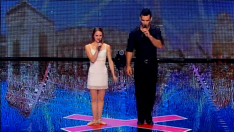 LFAUIT's tweet image. Place maintenant à Mercedes &amp;amp; Pablo les #Duolaos couple acrobatique et couple aussi dans la vie... #LFAUIT