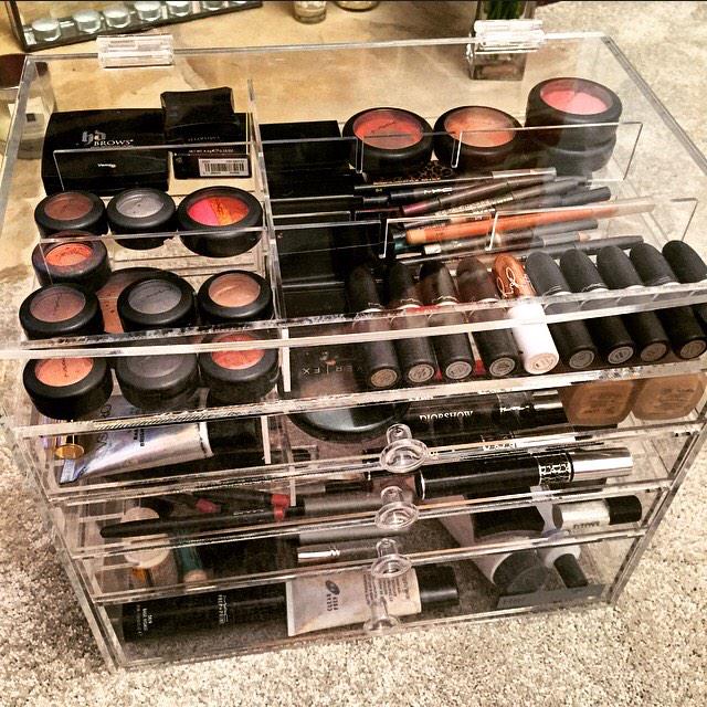 CarleighX's tweet image. Eventually sorted out my @herclutterbox #loveit #makeupsorted #clutterbox #makeupobsessed 😁👌💅💋🎨