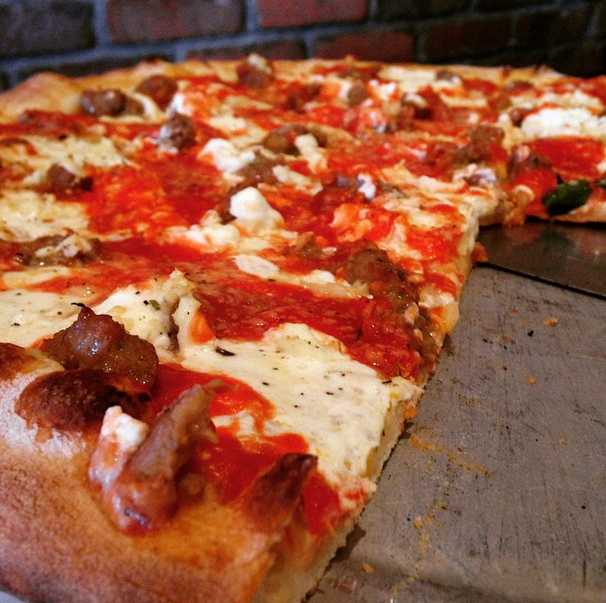 dankasoff's tweet photo. Makes me jealous of @JasonTennenbaum "35 Reasons Living In New York City Ruins You For Life
http://t.co/VYXsZ1dsx7 http://t.co/95wuAeNstG"