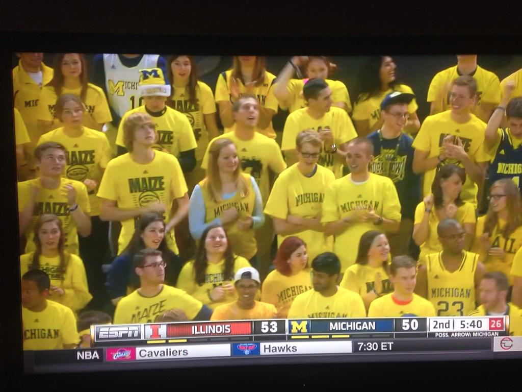 jritz15's tweet photo. @lspence197 i see you ๐ #studentsectionleader http://t.co/UPJhDhHHpG