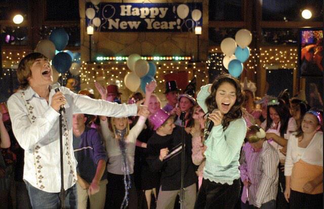 Sblank92's tweet photo. “@OhWowThatsAwk: new years eve goals since 2006 http://t.co/l5izRnEv9Q” @mblankityblank