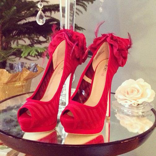 JustFabOnline's tweet photo. #StyleSnap of #JustFabIt winner cher87artist showing off her festive pumps! Shop now: http://t.co/8xKnlk7Xqw http://t.co/dTVy7tqlQY