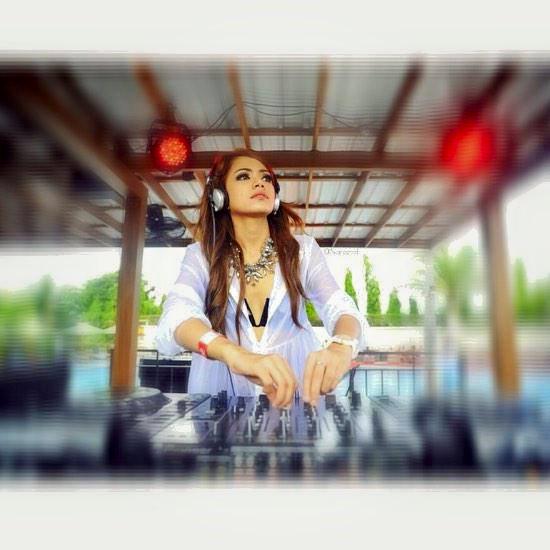 suryakolonk's tweet photo. @DJ_Yasmin DJ Yasmin (y) http://t.co/kK8Fc1x37N