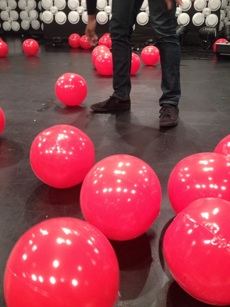JCMediaNewD's tweet photo. @NDCCMemphis NYE Prep! Red balls Everywhere! Join us for an awesome NYE experience! http://t.co/ObiwuBp0nS http://t.co/yAheWlPemQ