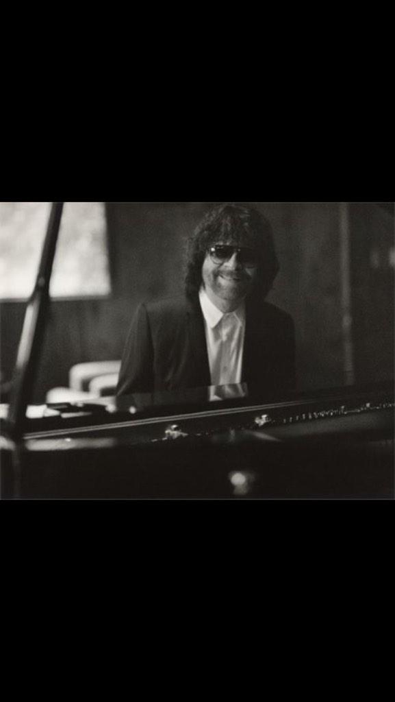 Happy birthday Jeff lynne !  