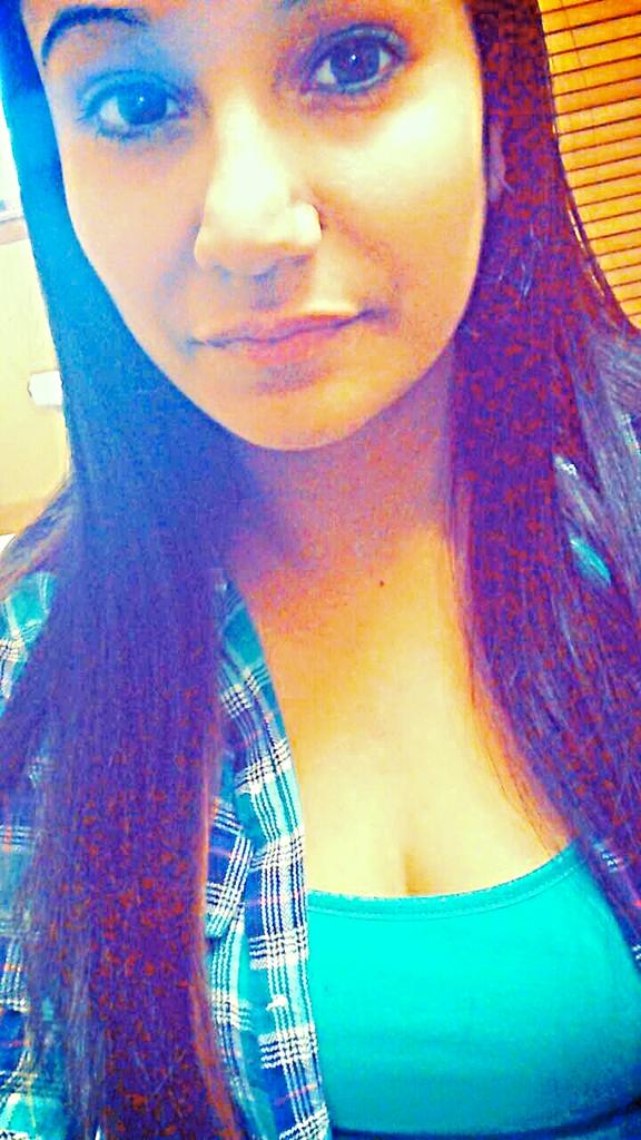 Mena0921's tweet photo. "@GLGAMERS: Quote this tweet with a selfie for a #RETWEET &amp; #FOLLOW" http://t.co/9kofXp5X3j