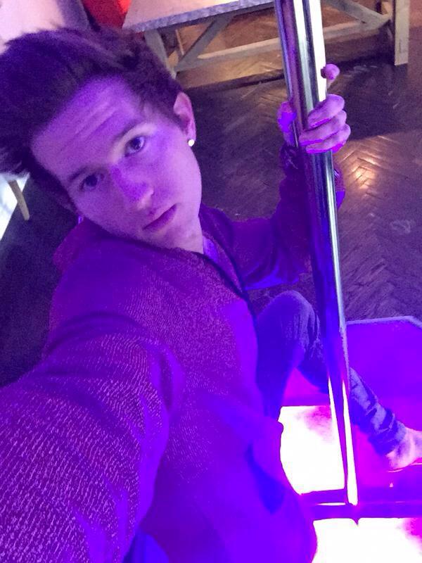 O2L_loverr_'s tweet image. 😂