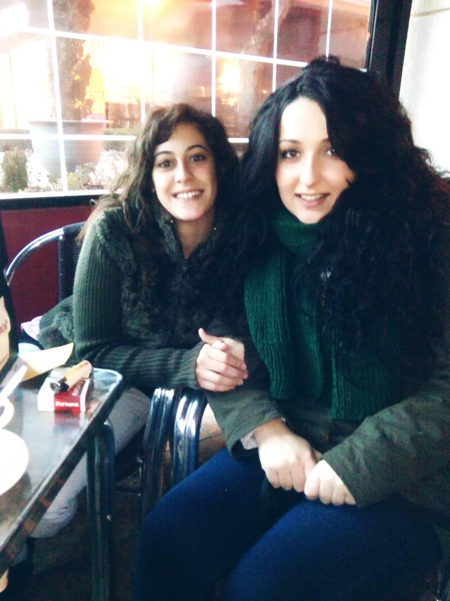 CoboEster's tweet photo. @mimileonmer  Cuanto me gusta verte caffetear y hablar. 😊💚 http://t.co/8LN6Kqt0fN