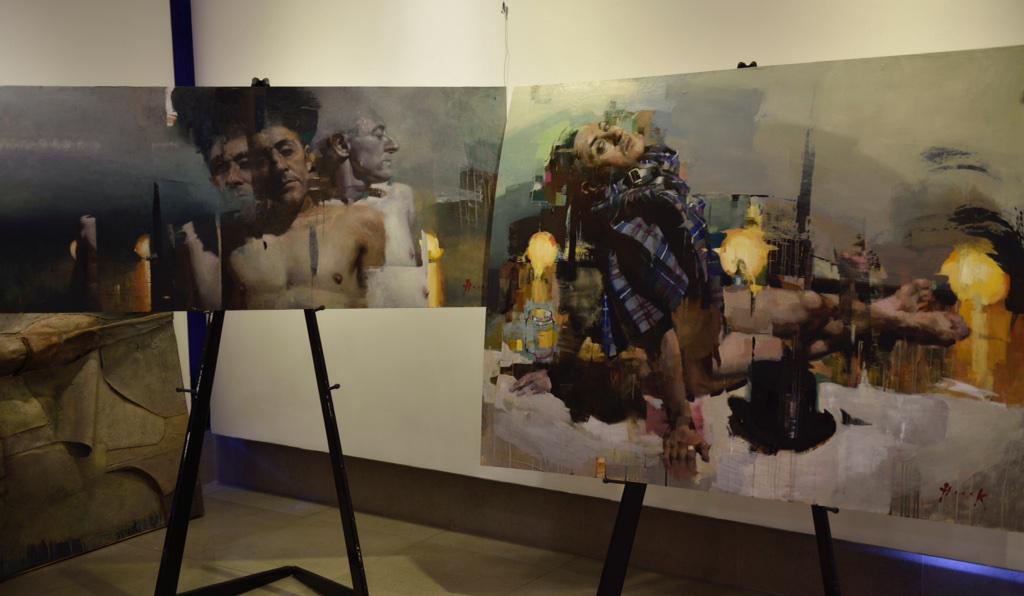 krvandeg's tweet photo. Wow! “@Hoook_Art: Alan Cumming and Honey Jar @SkyArts @Alancumming @#Portrait2014 @ScottishActors http://t.co/K4BzvJ4dRU”