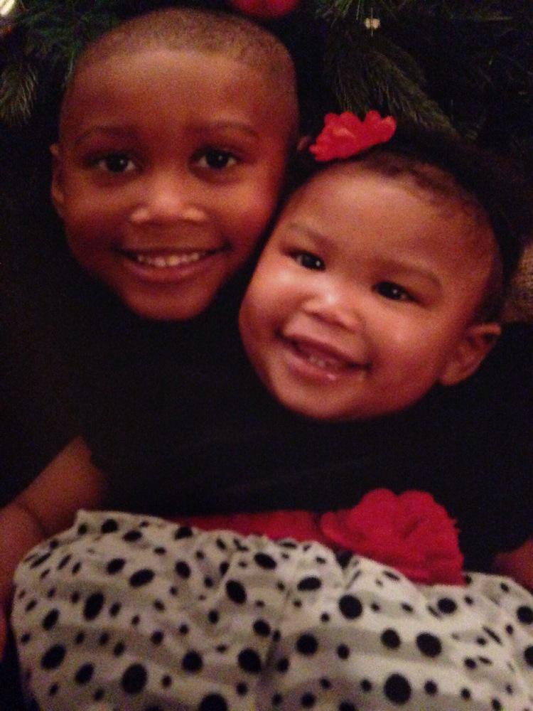 cjohnsonrose's tweet photo. #smiletfop - Brenda Rose's grandchildren Carter and Taylor Rose http://t.co/6uO9lKQ2LF
