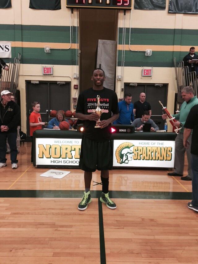 centercourt42's tweet photo. Maceo Jack earns MVP honors for his two-game performance at the Five Guys Tournament. http://t.co/NC9bTmKEHL