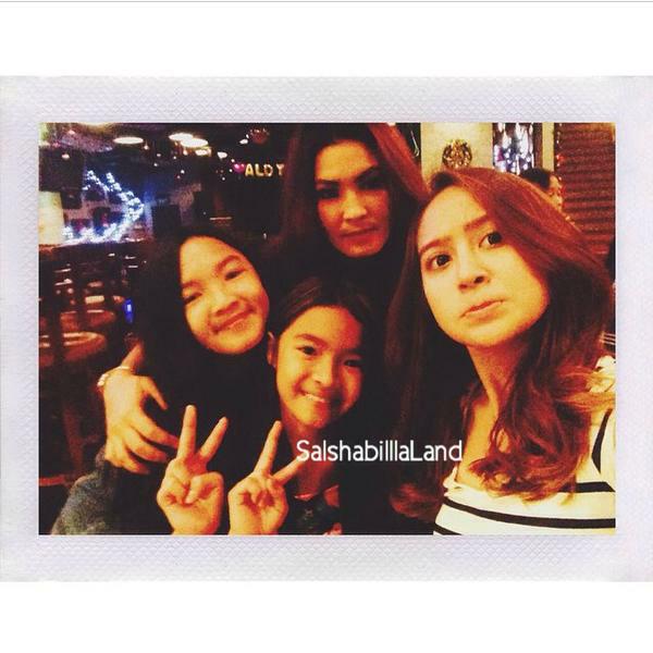 LOL! <a href="/salshaabilaa/">salshabilla adriani✨🌙</a> [Cc. SalshabillaLand]