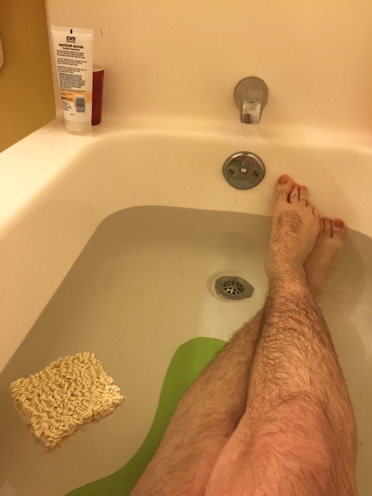 faguettte's tweet photo. I love the new chicken flavored bath bomb 😍😍 http://t.co/rggQPZ4q8d