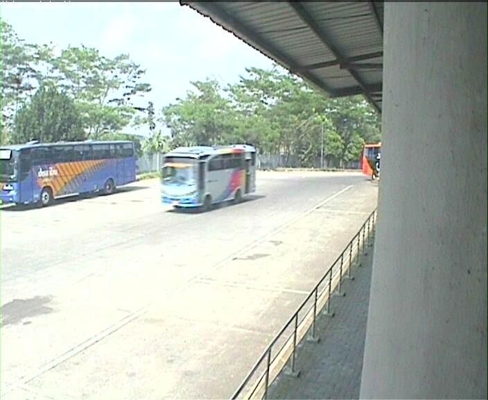 TaselaUpdate's tweet photo. 10:05 WIB Kedatangan bis di terminal Indihiang tasikmalaya normal #RTTMC2014 @infomudikllaj http://t.co/L7SuyBstCz