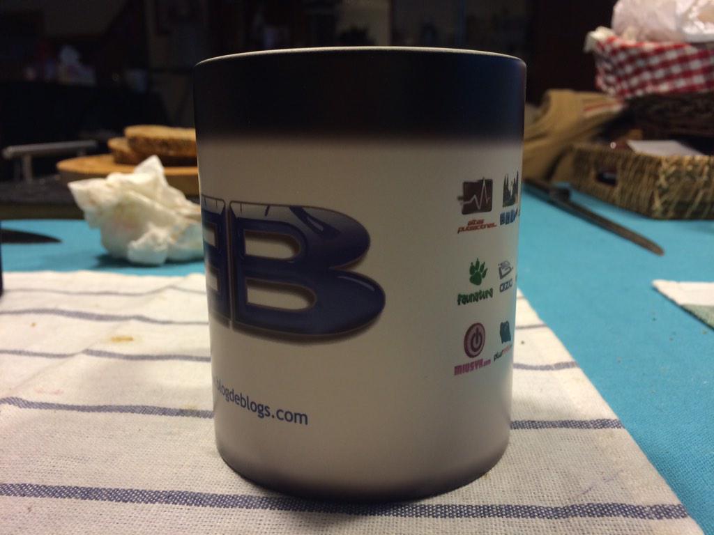 Ultimo desayuno del año con una taza de categoría! Gracias por el detalle <a href="/Javivicente/">Javi Vicente</a> <a href="/bdb/">BlogdeBlogs</a> ;)