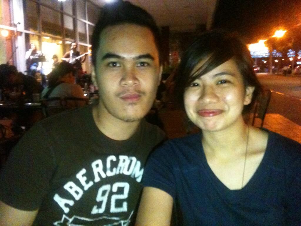 nastychoi_'s tweet photo. @renzlaguerta #Giligans #GroceryCart #12AM #Jollibee #Nightmares #CakeBreakfast http://t.co/dU8HW9lzxH
