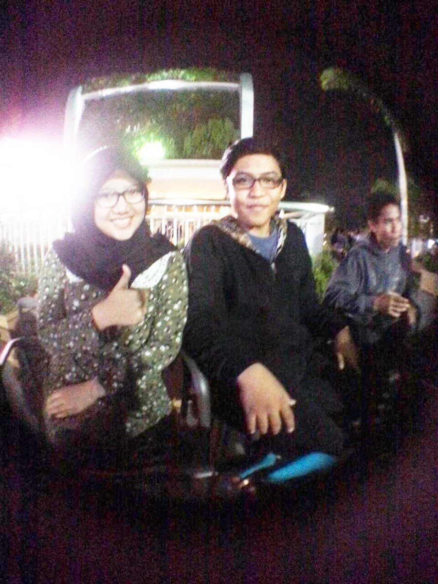 kanindipa's tweet photo. Kangen sion si oon! {} haha RT @Ignafusion: yang abis meet up mah beda @kanindipa http://t.co/fcfAqpDL0e