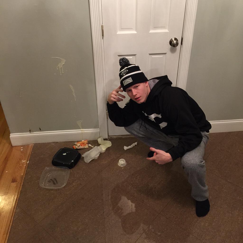 Banks's tweet image. I'm not even gunna clean it up, shit looks fresh