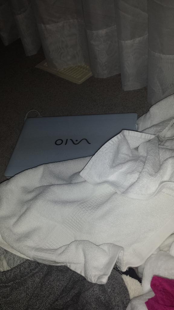 _eringilmer's tweet image. @EllieZaczyk there&apos;s my computer, bud #imjustrllysmart #jk #easyquestions #whatisacentury #whatistofumadeof