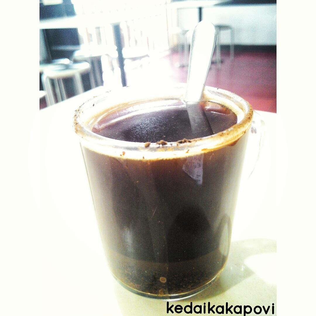 kedaikakapovi's tweet image. Menantikan pergantian tahun, pastikan sudah ngopi sebelumnya... Sruput dulu kopi yg cihuy... #nasgitel kedaikakapovi