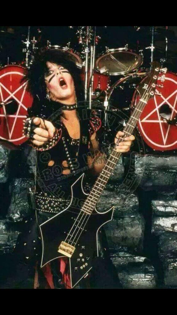 🎶She's got the looks that kill!🎶😈🎸 #MötleyCrüe