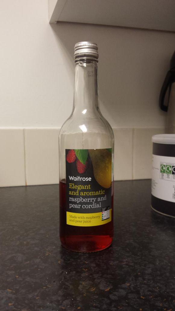 jessphillips's tweet image. worry not eurosceptics the English squash is fighting back #whyistheresomuchsquashintheoffice #tacklingthebigstuff