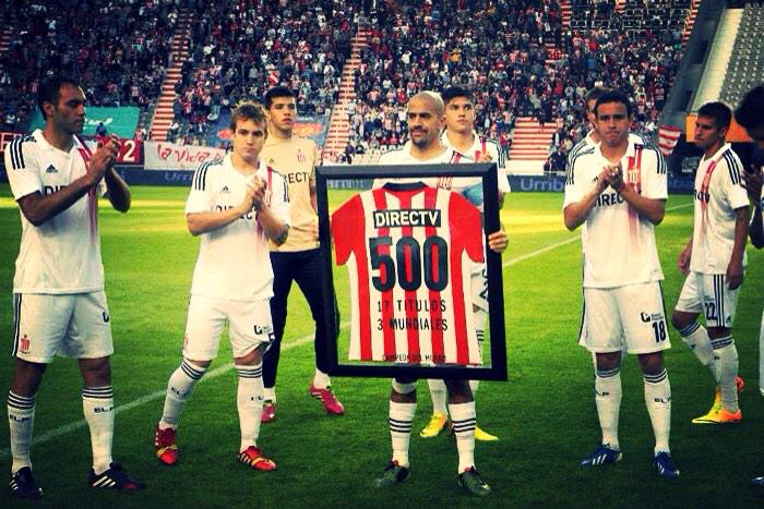 RevistaAnimals's tweet photo. #EDLP #El2014 10/5 venció a San Lorenzo, se despidió Verón y llegó con chances al último partido ante Tigre http://t.co/S4WBWKLdWD
