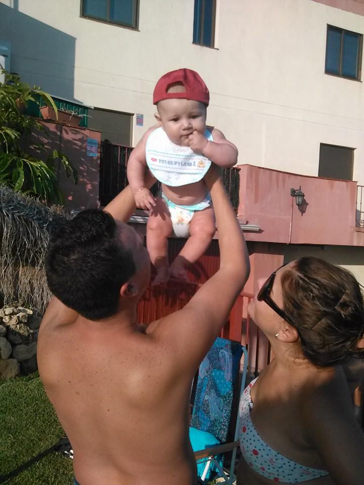 INMAMAKU's tweet photo. #LoMejorDel2014Fue @Fran4408 @pakourda @SGnazaret y por supuesto los peques de mi vida!!!Feliz año nuevo!!!=)=) http://t.co/GPYnoupvBQ