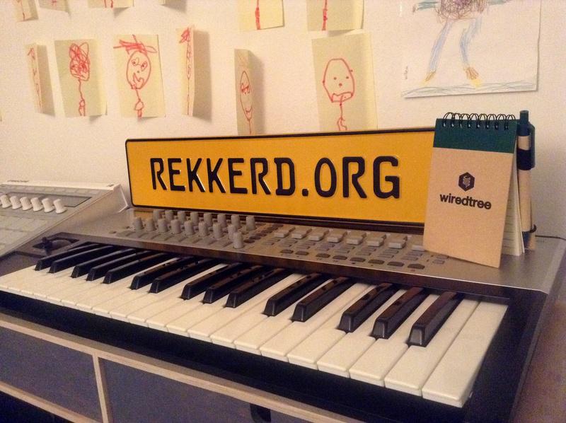 rekkerd's tweet photo. http://t.co/knzAGBIels is proudly powered by @WiredTree & my kids' drawings http://t.co/32fOKxPReB #wiredtree http://t.co/wk081MorHh