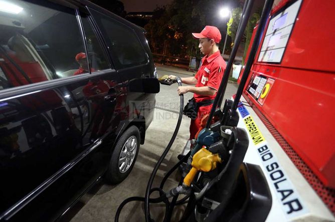 Lanjutkan "<a href="/Metro_TV/">METRO TV</a>: Harga Pertamax Bakal Turun Jadi Rp8.700-Rp8.750/Liter ht.ly/GD10p #BBMbaru "