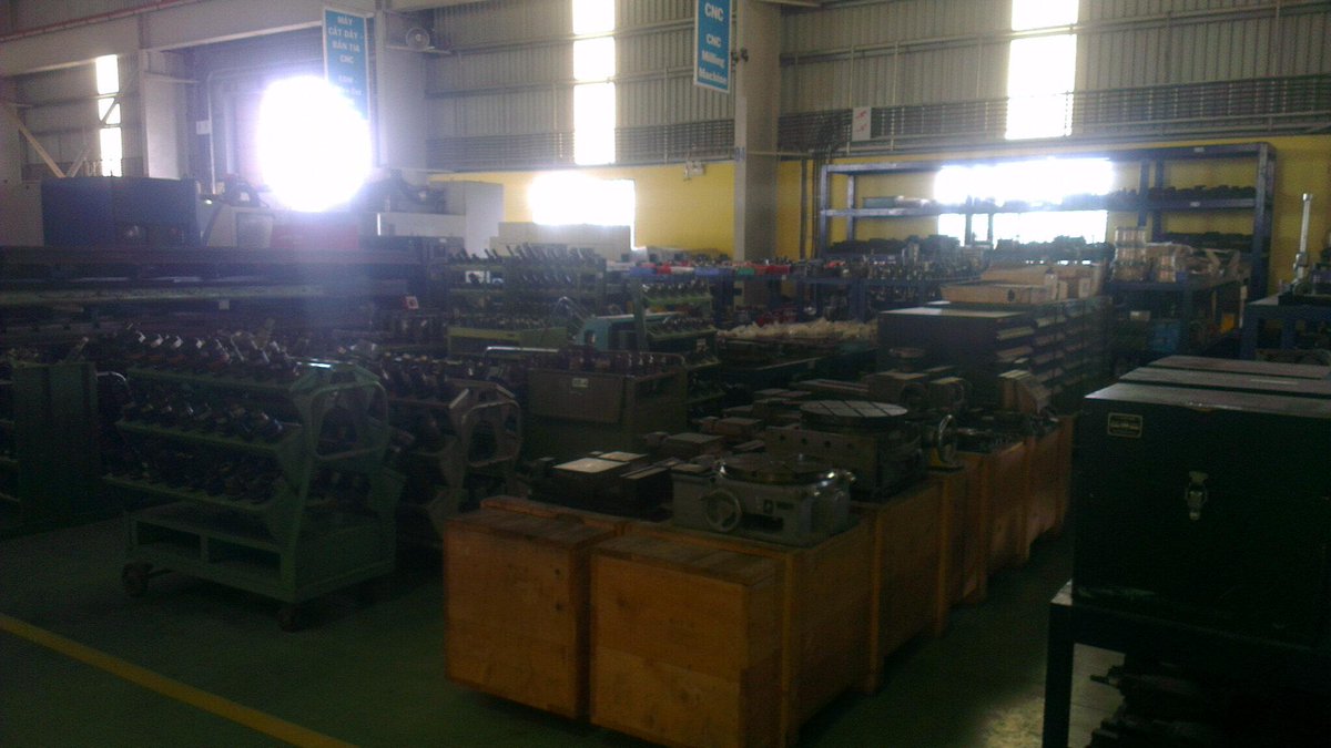 TAT MACHINERY CORP's warehouse >>>>>>>>>>>>>>>>>