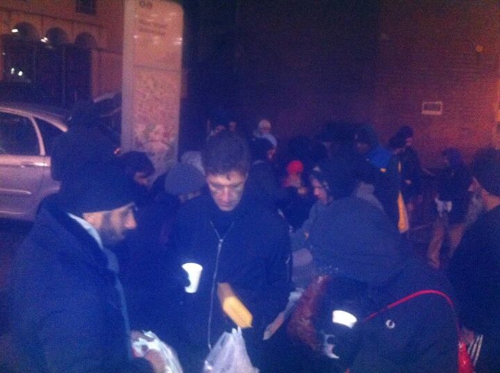 Ambasingh8wal's tweet photo. LionsMMA (West Midlands) on the streets with Midlands Langar Seva Society feeding the homeless. http://t.co/KJtlw3E1gC