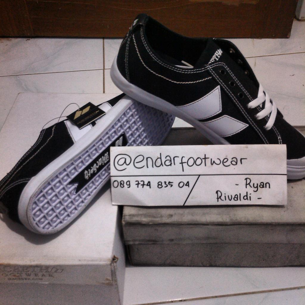 Eliot black white size 41 42 <a href="/ShoesAndCare/">ShoesAndCare ™</a> <a href="/sepatubersih/">Sepatu Bersih</a> <a href="/Sneakers_care/">Sneakers_care</a> <a href="/SneakickSS/">SneakickSS</a>