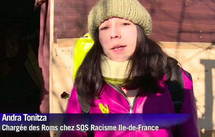 SOS_Racisme's tweet photo. SOS Racisme empêche l’expulsion avant Noël d’un bidonville de Roms à Stains #Rewind2014 http://t.co/vq8PEscvRG http://t.co/2VOmW61xVo