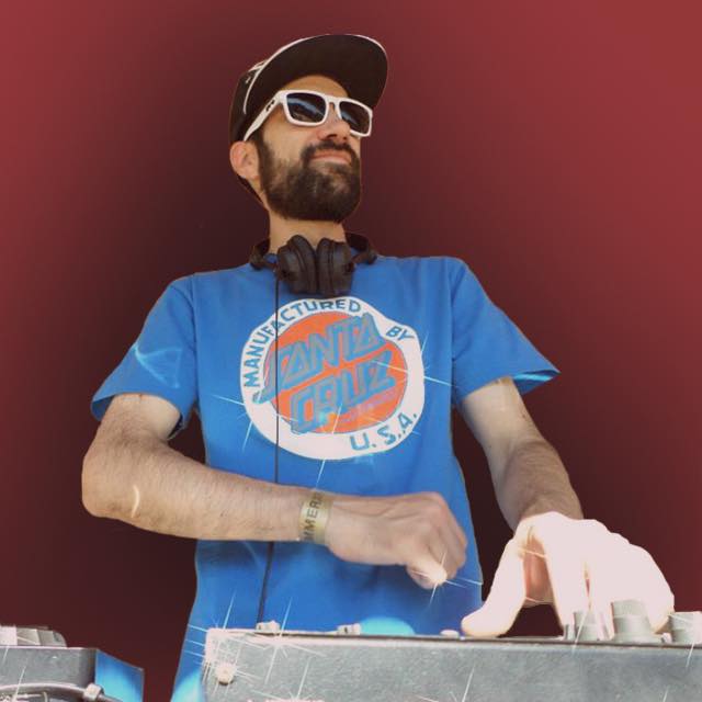 ElPerroFlaco_'s tweet photo. Hoy los DJ LuisJause (Zulo Monkeys) y RauSlow (Alma Soul Music) estarán en nuestra fiesta para que sea muy #Especial. http://t.co/M9k6msjELp