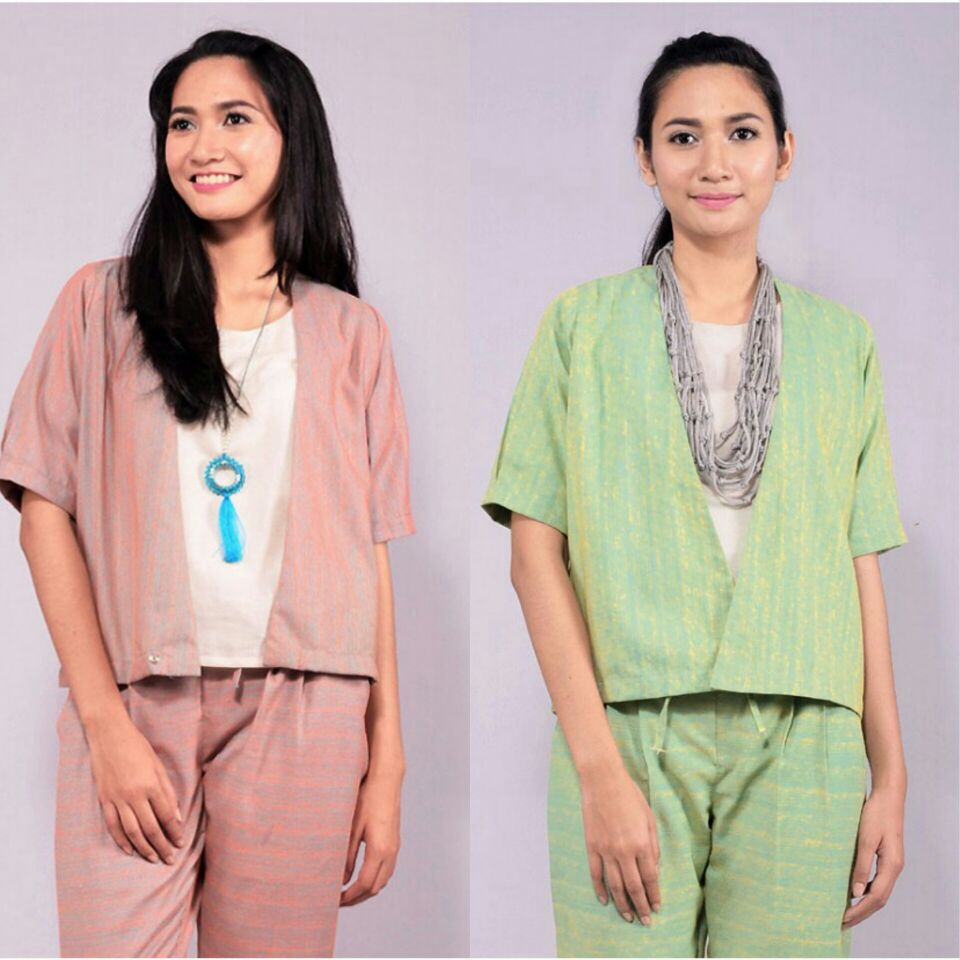 MacaroonsCloset's tweet image. Shop this short sleeve outer, available in coral &amp;amp; green ONLY IDR 130K #newyearssale #3daysonly