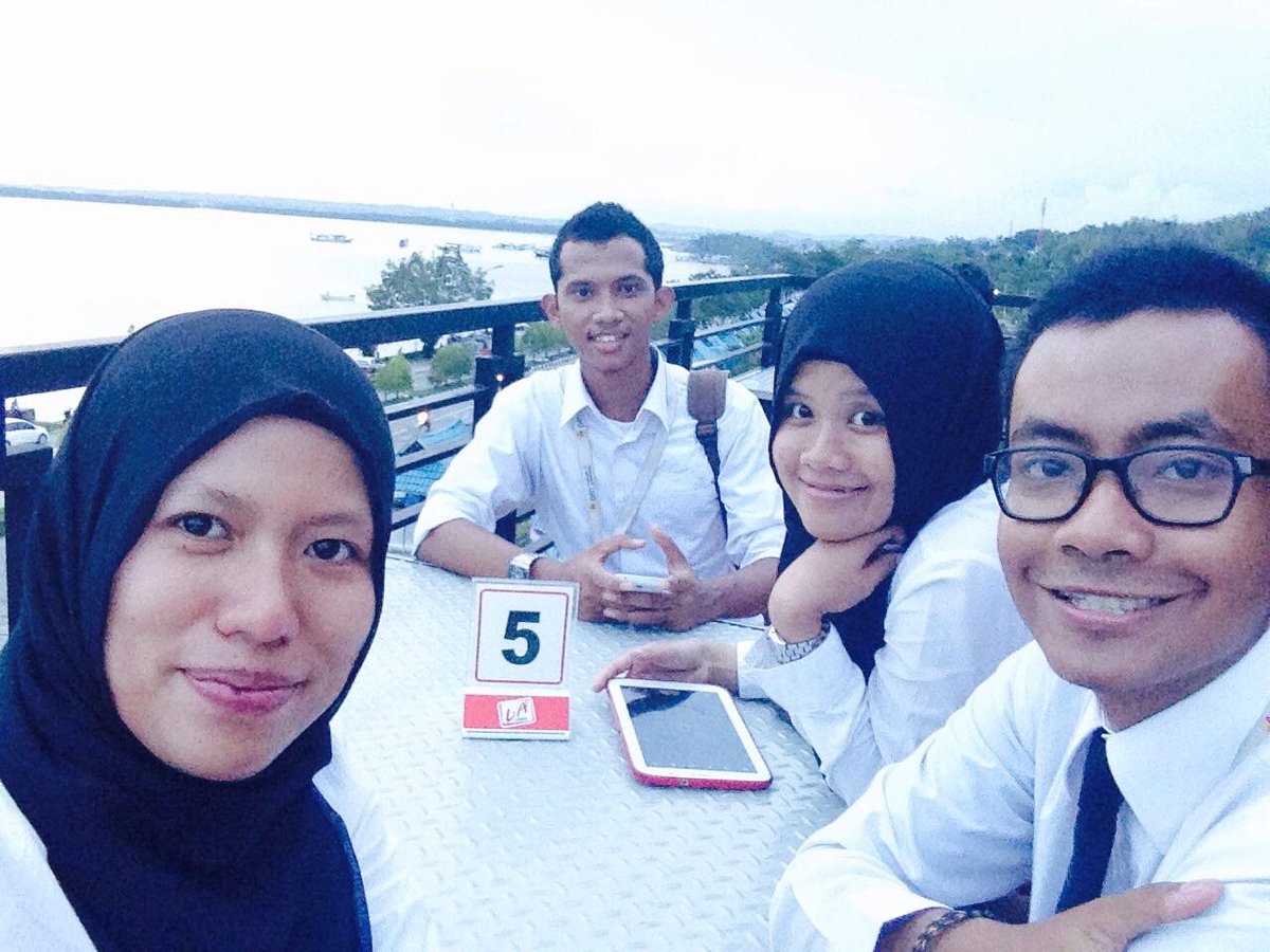 nira_widya's tweet photo. Menikmati kendari beach dr balkon http://t.co/fISWt8GCHa