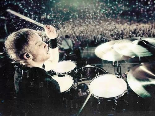 Happy Birthday Bob Bryar \\o/ gordinho gostoso,i love you 