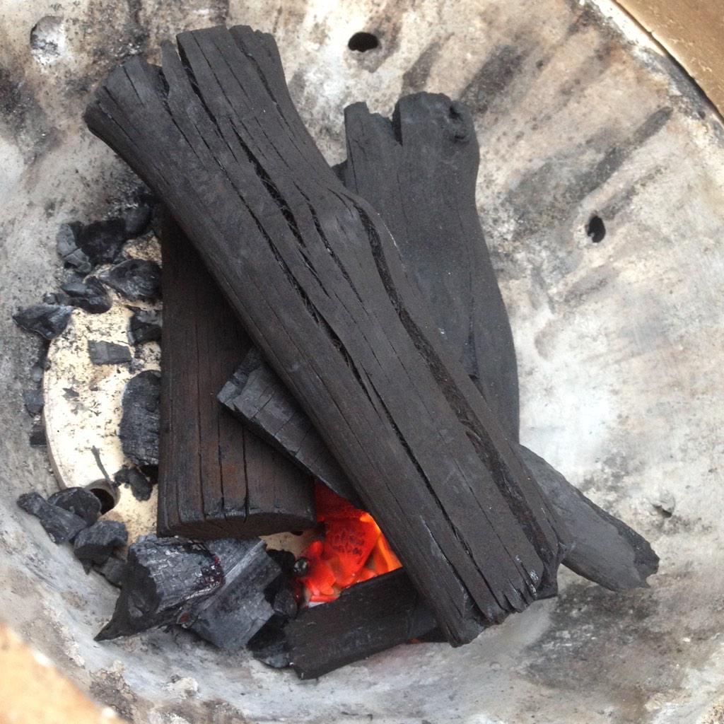 B_O_Connor_'s tweet image. The #NYE #BBQ starts now on the @grill_dome #pulledlamb #chorizo meatballs &amp;amp; more