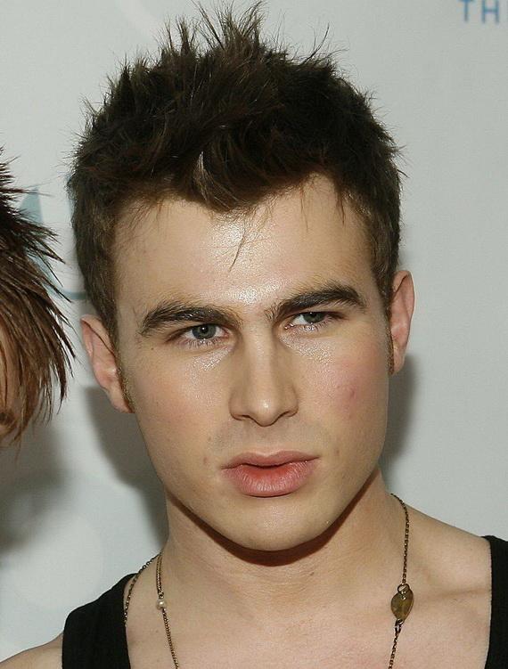 boxytas's tweet photo. hairstyle for round face men - http://t.co/6tLCjHVw4u http://t.co/t7j3NyDgei