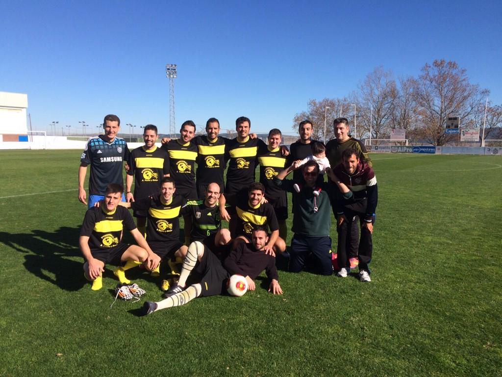 pedcanval's tweet photo. Partidazo con @canhasvaliente y pichichi!!! http://t.co/QmnIfSkZLx