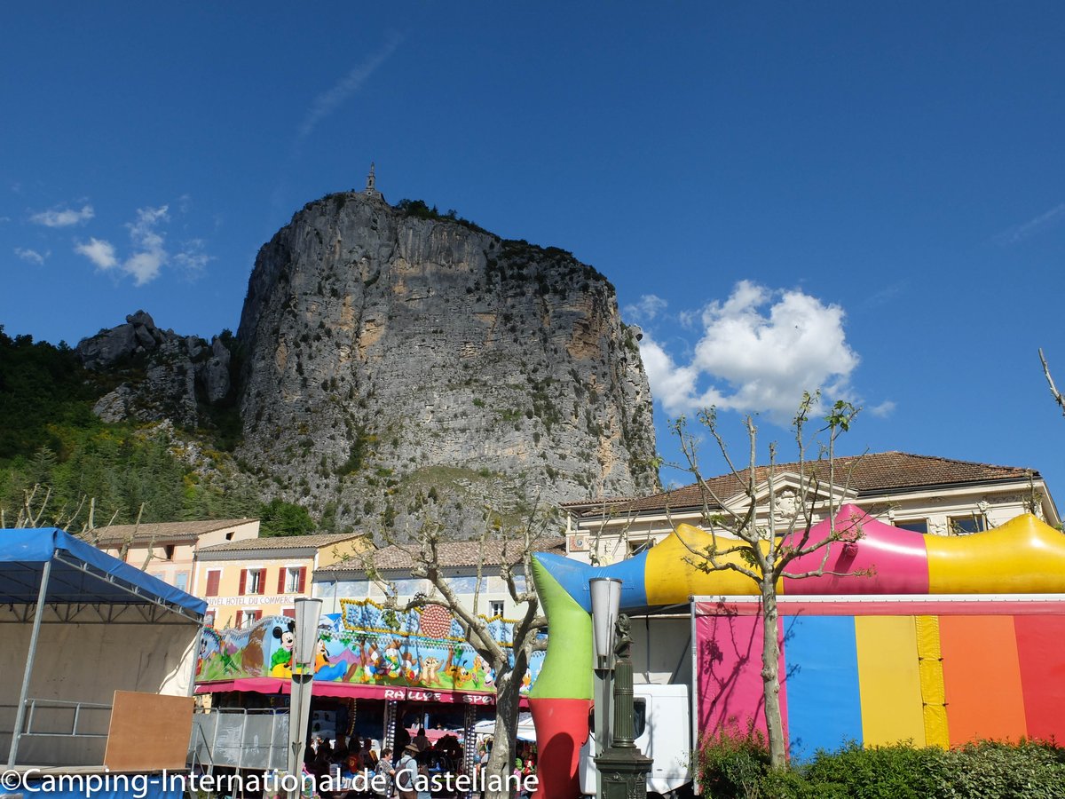 campinginter's tweet image. Castellane, Roc et Fête foraine de août 2014  "Fête Foraine été 2014"
