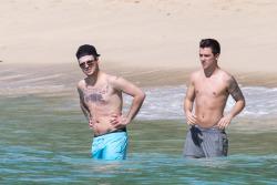 Los40JCats's tweet photo. JJ, Jaymi and George on holiday in Barbados (29/12/2014) #3 http://t.co/3zGqy9kDRw