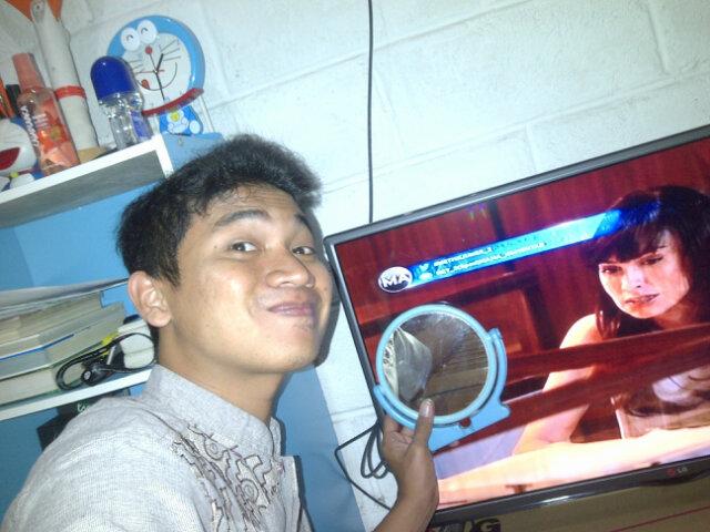 Romantiisssss bangeettt, jauh-jauh nyusul istri ngantor. Hebaattt bgt Mas Adi, so sweat <a href="/netmediatama/">Netmedia</a> #NETMILIUNER_2