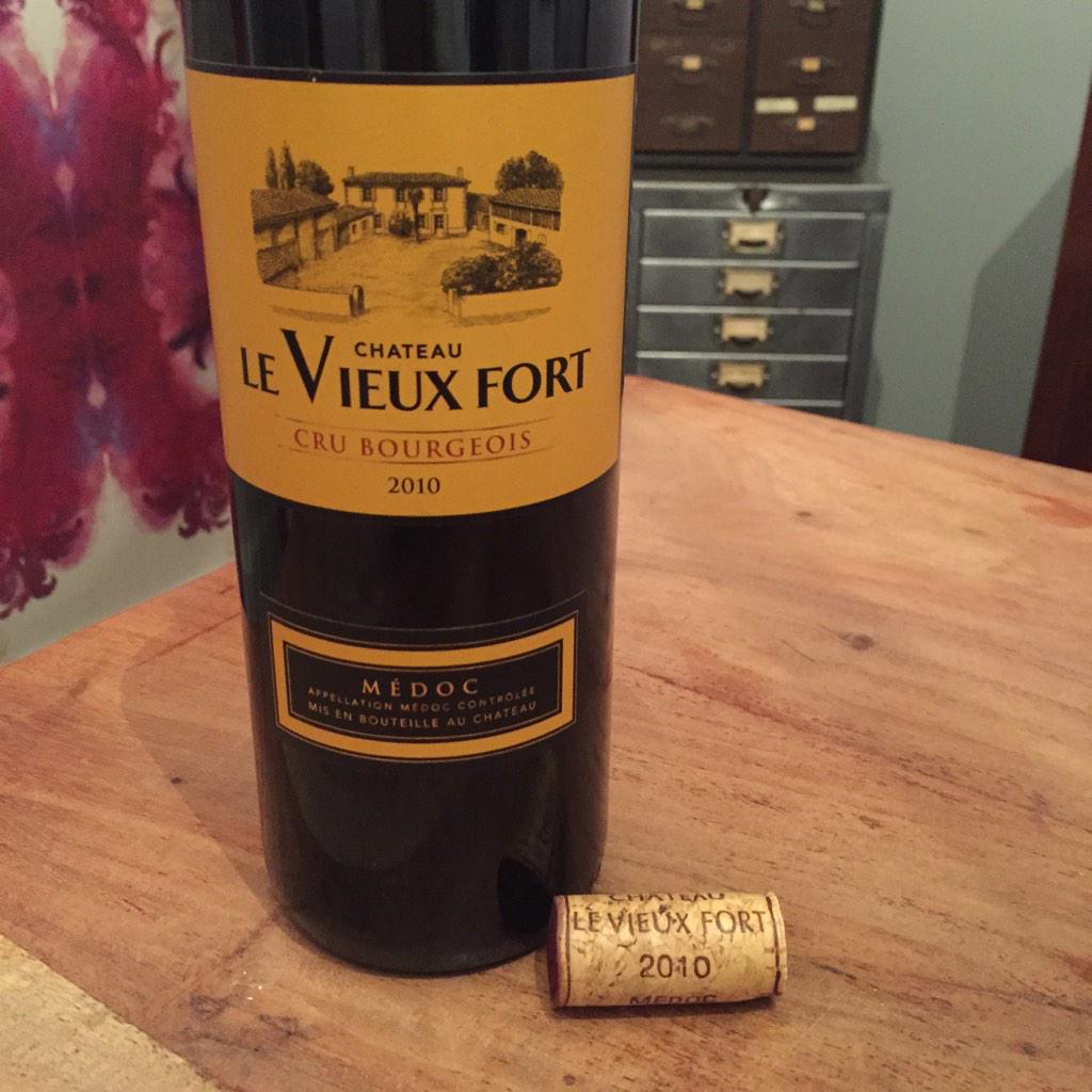 kcreaddecs's tweet photo. Can't wait to get stuck into this #BadBoy after enjoying our #Family #NewYearsEve meal #LovingTheRed http://t.co/KOveFGQZIW