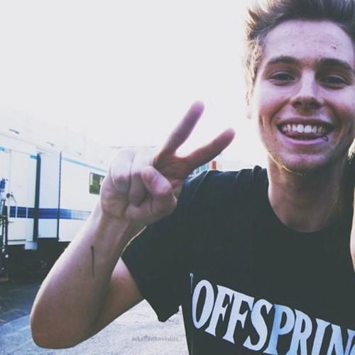 lukeHrpgdu's tweet image. MONTREZ MOI VOS TÊTES IRL