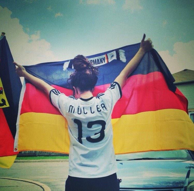 nohudz's tweet photo. This made my year. #SoLong2014 #DFB2014 #WorldCup2014 ich liebe Deutschland!!! http://t.co/UZDs8iJMou