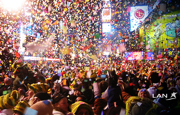 LATAM_ARG's tweet photo. RT si te gustaría pasar año nuevo en Nueva York. #LAN2015. http://t.co/DdGmLuCQVX