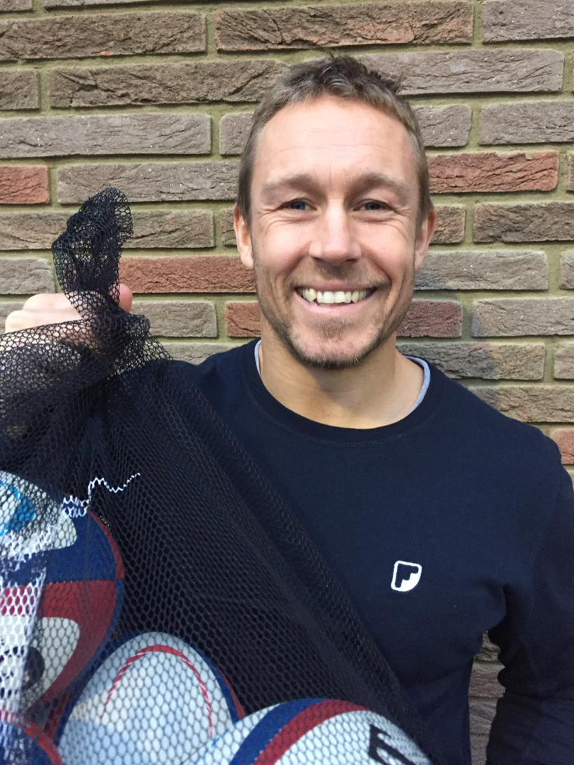 JonnyWilkinson's tweet photo. Today I'll be mostly kicking these bad boys around. Spending new year like in the good old days. Happy 2015 to all!! http://t.co/cYksB4Iw4H